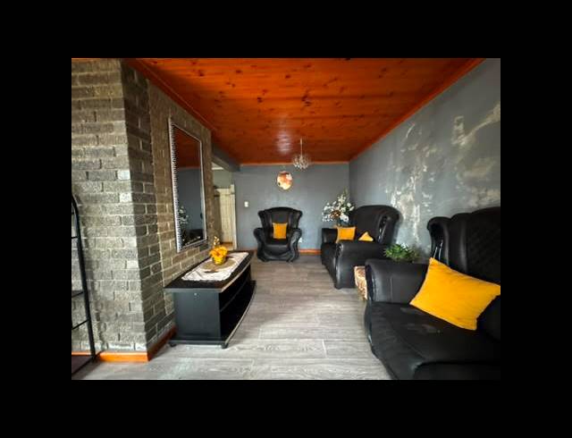 3 BEDROOM HOUSE FOR SALE IN HILLCREST HEIGHTS